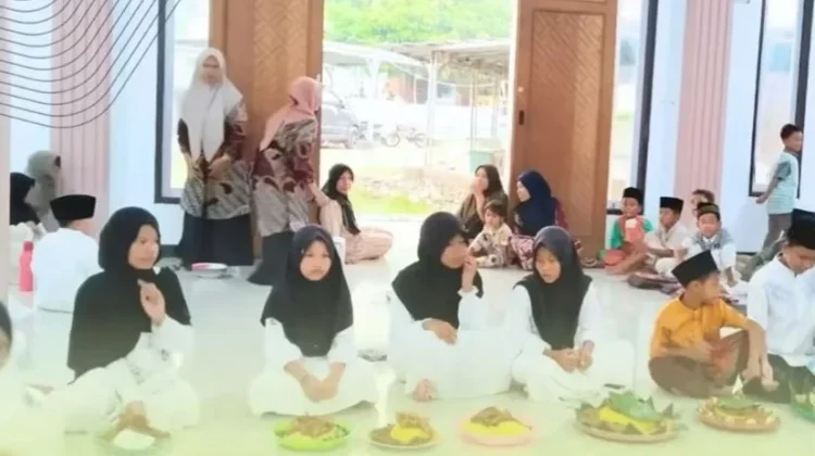 KUA Tanjung Kemuning Perku 8 TPQ Al Mukmin Naik Tingkat Al-Qur'an