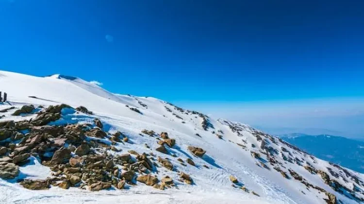 Eksplorasi Glasiologi pada Puncak Gunung Es Terakhir Indonesia