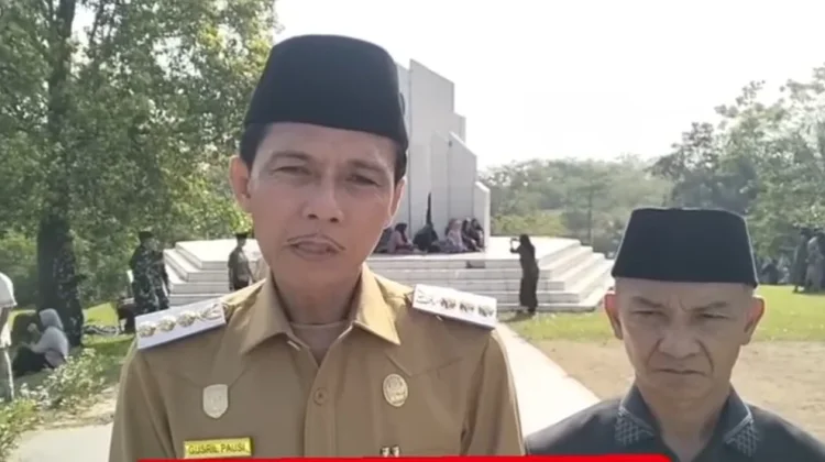 Suasana Khidmat Iringi Pemakaman Praka Bayu Okta di Taman Makam Pahlawan Kaur
