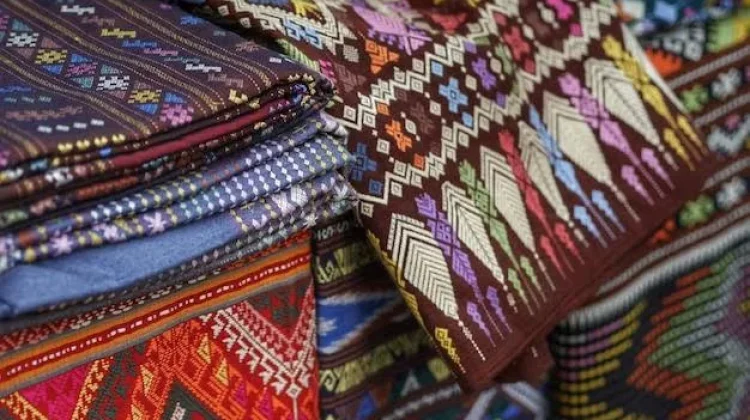 Pelestarian Kain Tenun Ikat Tradisional lewat Pengembangan Motif Baru