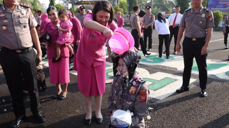 Upacara Korp Raport Polres Kaur, 3 Perwira dan 31 Bintara Naik Pangkat