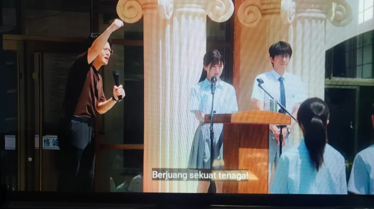 Libur Sekolah, Pelajar Pilih Nonton Drama Korea di Rumah
