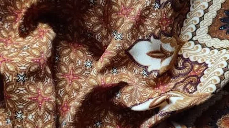 Metode Pewarnaan Alami Kain Batik Menggunakan Ekstrak Kulit Kayu Mahoni