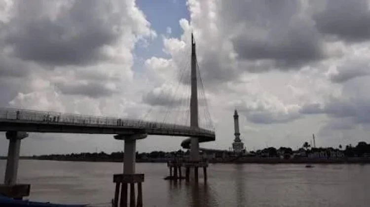 Berwisata ke Jembatan Gentala Arasy Kota Jambi
