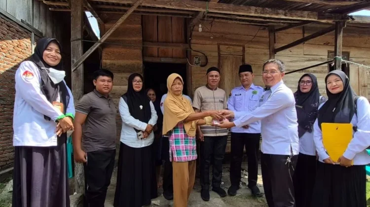 Kementrian Agama Bengkulu Selatan Serahkan Bantuan Bedah Rumah Desa Batu Ampar