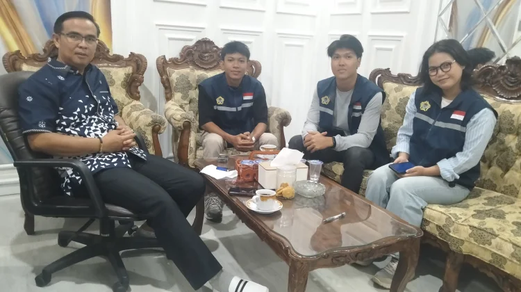 Silaturahmi ke DPRD Kaur, Mahasiswa KKN UNIB Terima Motivasi dari Waka II DPRD.