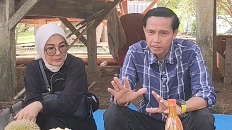 Bupati Kaur Ajak Warga Tanam Durian Unggul