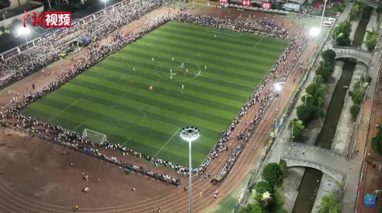 Tanpa Piala Dunia, China Temukan Roh Sepak Bola lewat Village Super League