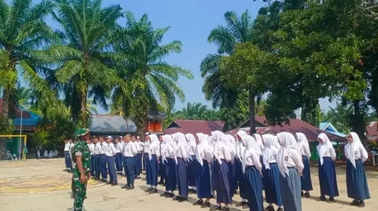 Babinsa Koramil Kaur Utara Seleksi Paskibra Kecamatan