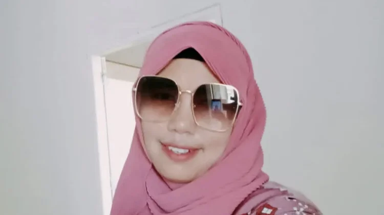 Tampil Segar dan Elegan: Inilah Cara Berpakaian Wanita Usia 40 Tahunan