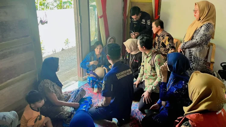 Pemerintahan Kecamatan Manna Salurkan Bantuan Kepada Fergian Gunung Kembang