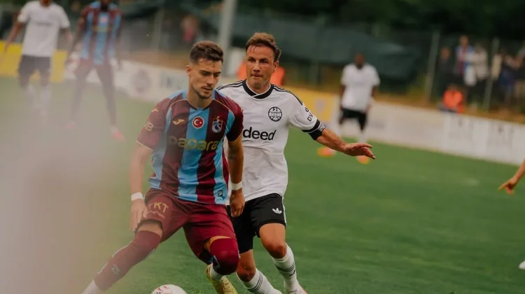 Frankfurt Tampil Perkasa, Libas Trabzonspor 3-0 di Laga Pramusim