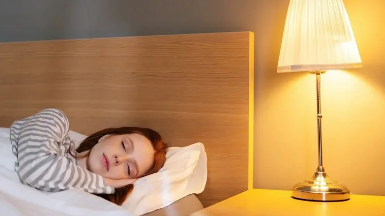 Tidur dengan Lampu Menyala, Baik atau Tidak bagi Kesehatan?
