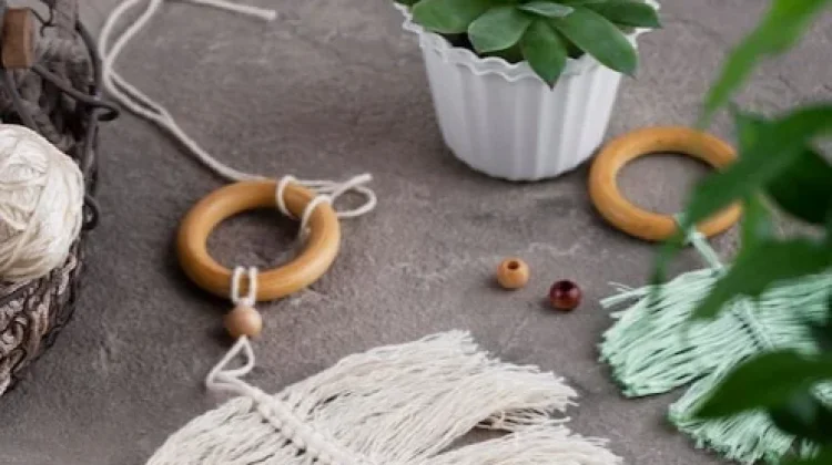 Asah Motorik Anak lewat Seni Macrame Pot Gantung Kain Perca