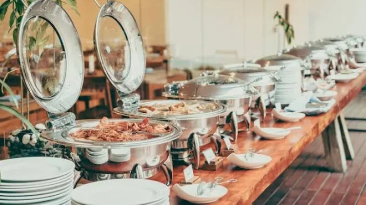 Peluang Usaha Katering Makan Siang Sehat untuk Pekerja Kantor
