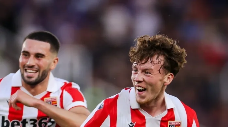 Stoke City Tundukkan Everton 1-0 di Laga Persahabatan 2026