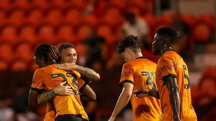 Hasil Laga Persahabatan 2026 : Wolverhampton Tundukkan Doncaster Rovers 2-0