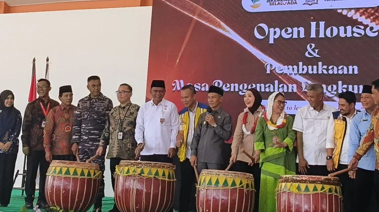 Wakil Bupati Kaur Secara Resmi Membuka Open House dan MPLS SRT 1 Kaur