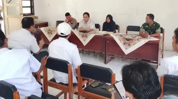 Babinsa Koramil Kaur Selatan Ikuti Rapat Persiapan HUT RI