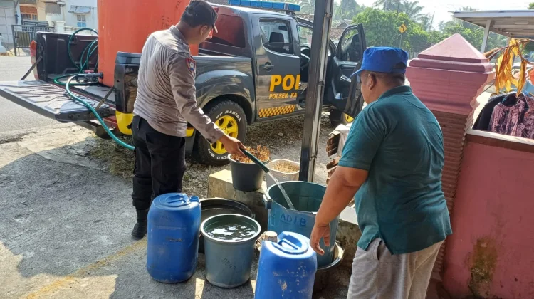 Dampak Kemarau, Polres Kaur Salurkan Bantuan Air Bersih