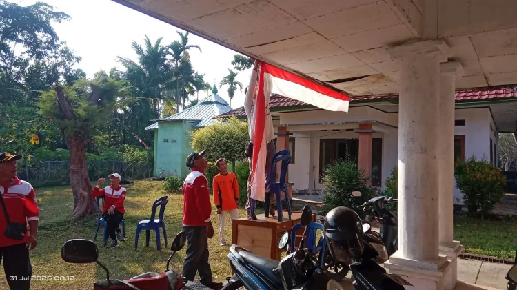 Jelang HUT RI Kecamatan Tanjung Kemuning Pasang Spanduk