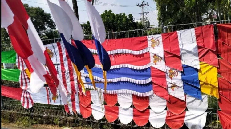 Menjelang 17 Agustus, Pernak-Pernik Merah Putih Mulai Ramaikan Ruas Jalan