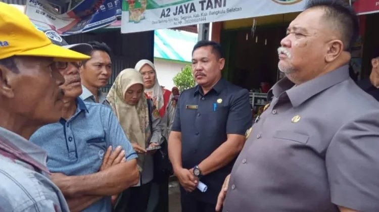 Bupati Bengkulu Selatan Melakukan Pengecekan Ketersediaan Pupuk Bersubsidi