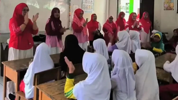 DWP Kemenag Kaur Gelar DWP Mengajar Dukung Pendidikan Karakter Siswa