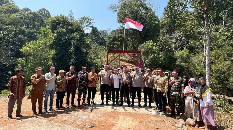 Dukung Akses Warga, Jembatan Merah Putih Presisi Desa Kedataran Resmi Diresmikan