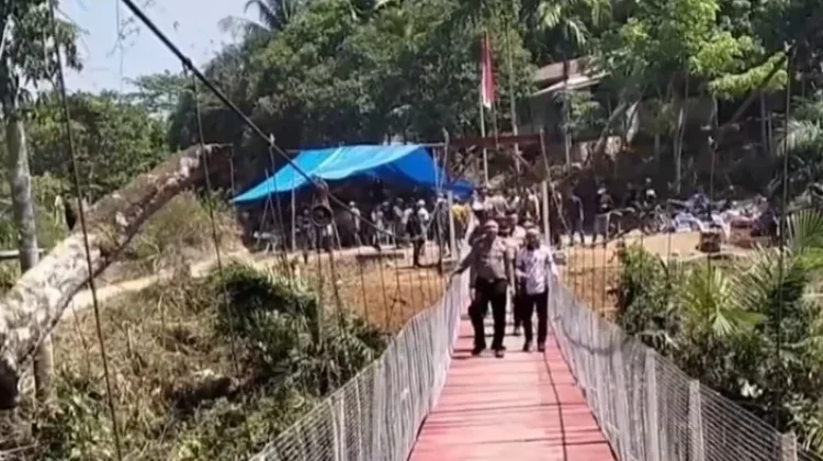 Wabup Kaur Apresiasi Pembangunan Jembatan Merah Putih Presisi di Maje