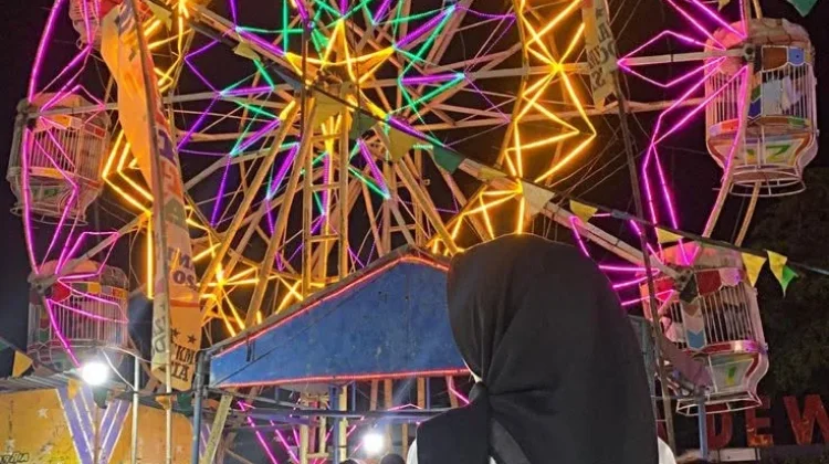 Pasar Malam Lapangan Merdeka Bintuhan Jadi Magnet Warga jelang HUT RI
