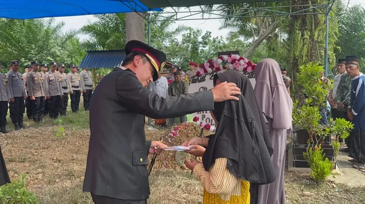 Polres Kaur Berduka, Kapolres Pimpin Upacara Pelepasan Jenazah Bripka Pansuri