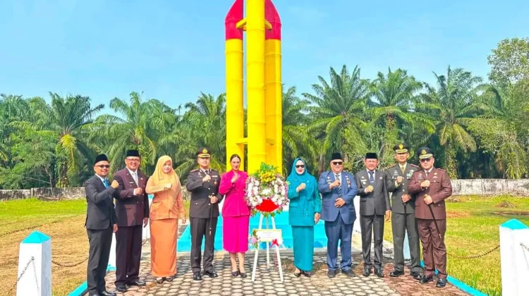 Bupati Bengkulu Selatan Hadiri Ziarah Nasional dan Tabur Bunga di TMP Semaku