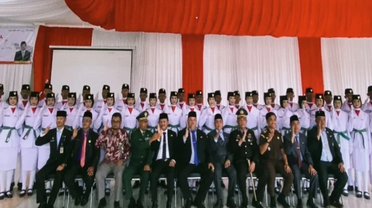 Bupati Bengkulu Selatan Kukuhkan 40 Paskibraka Kabupaten