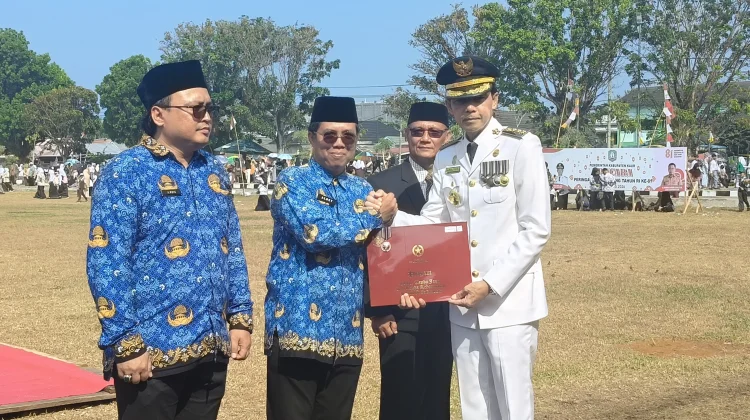 Tiga ASN Pemkab Kaur Terima Satyalancana Karya Satya pada HUT ke-81 RI