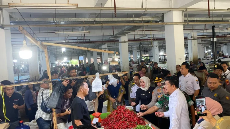 Bupati Bengkulu Utara Pimpin Sidak Harga Bahan Pokok di Pasar Purwodadi