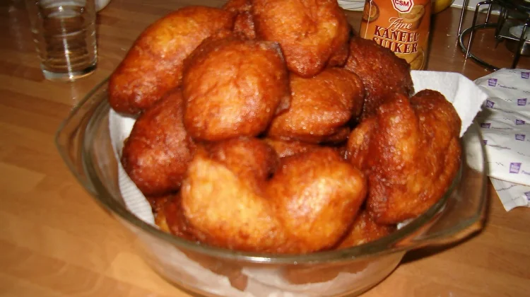 Oliebollen dan Gembukan: Kudapan Goreng antara Tradisi Belanda dan Indonesia