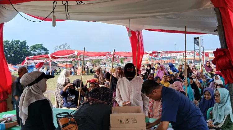 Masyarakat Padati Pasar Murah Semarak Merah Putih