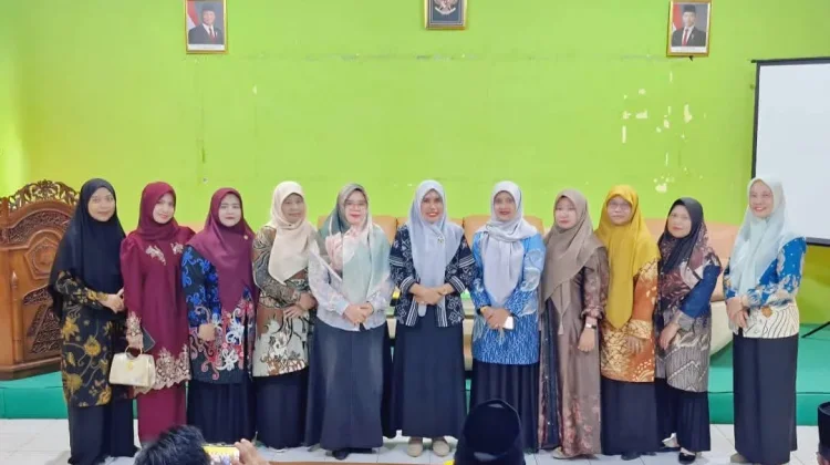 Ketua DWP Kemenag Kaur Hadiri Pembinaan Kepala KUA yang Baru Dilantik