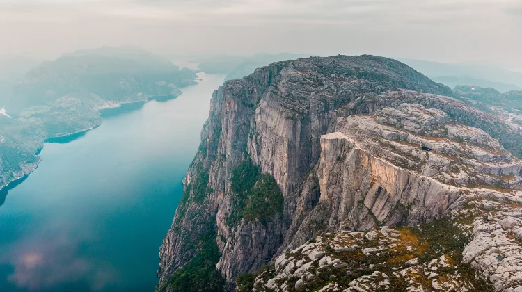 Keajaiban Preikestolen: Tebing Bak Mimbar Alam Memukau di Norwegia
