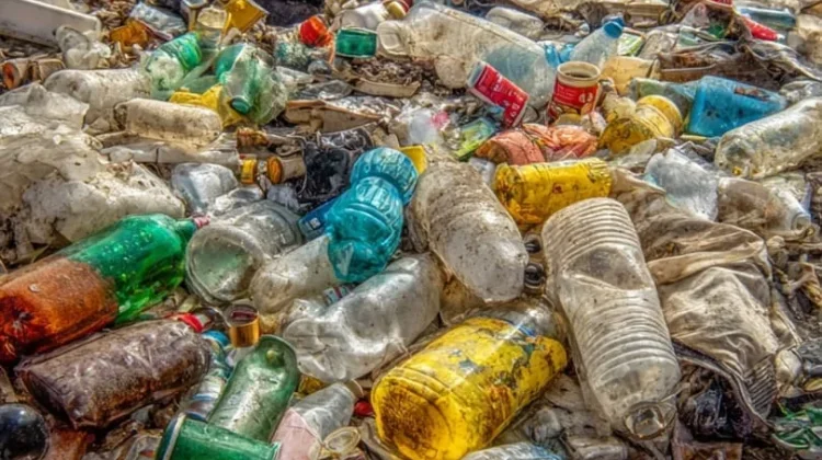 Bukan Cuma Plastik, Ini Sampah yang Sulit Terurai