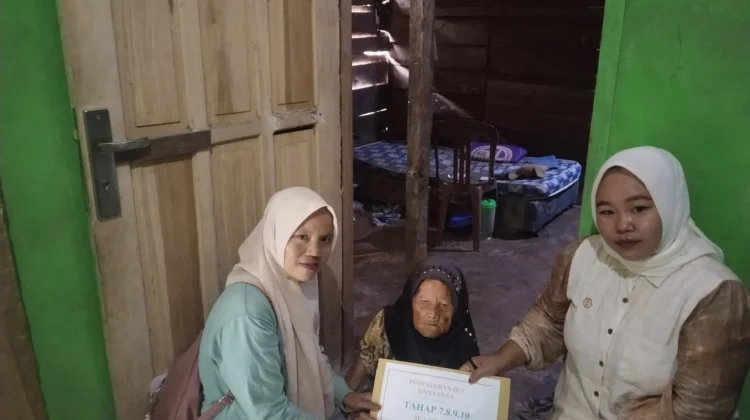 Pemdes Jeranglah Rendah Salurkan BLT kepada Warga Pengidap Penyakit Menahun