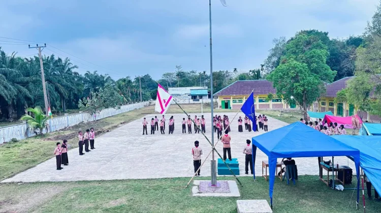 SMPN 1 Kaur Lantik Pramuka Penggalang Baru