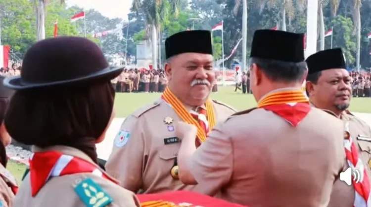 Bupati Bengkulu Selatan Rifai Terima Lencana Melati di Hari Pramuka ke-65