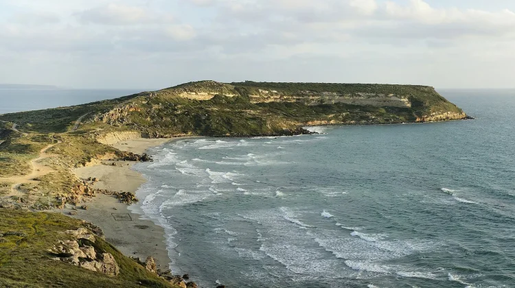 Keunikan Geologis Pesisir Capo San Marco di Sardinia