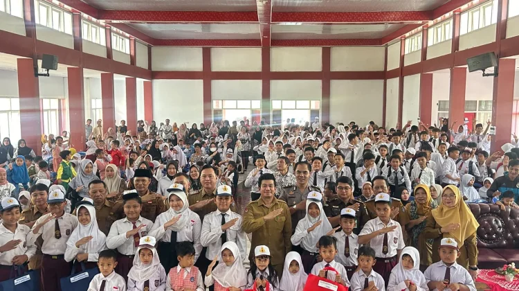 Pemda Bengkulu Utara Salurkan Baju Sekolah Gratis untuk Siswa SD dan SMP