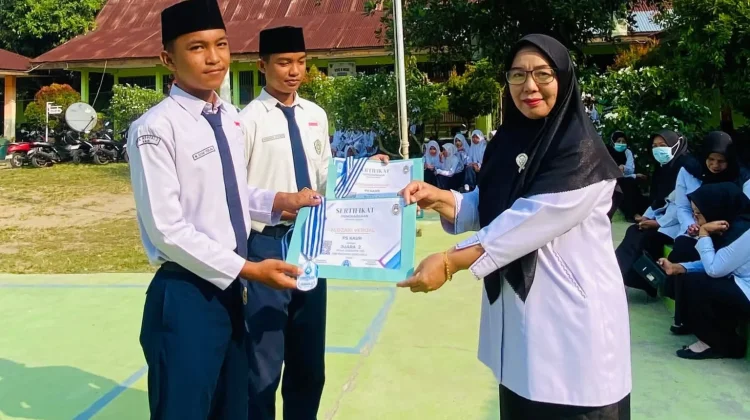 Membanggakan 2 Siswa MtsN 2 Raih Juara Piala Soeratin U-15 Provinsi Bengku