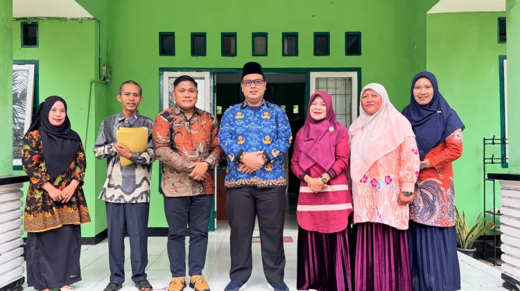 Bimas Islam Kementerian Agama Supervisi ke KUA Semidang Gumay