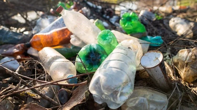 Desain Alat Pemisah Sampah Plastik Otomatis