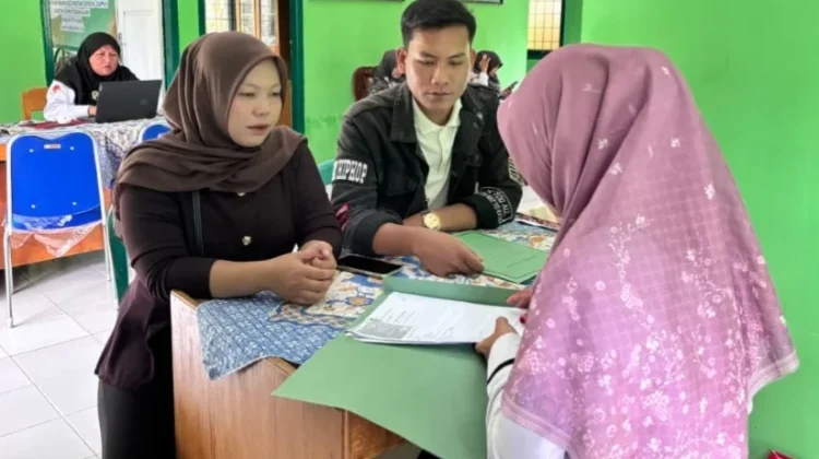 KUA Semidang Gumay Teliti Berkas Catin, Pastikan Administrasi Pernikahan Lengkap